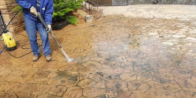 AGUA A PRESIÓN